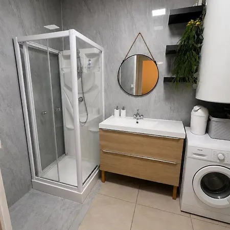 En Plein Centre De Jacuzzi Et Le Confort Daire